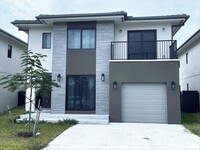 221 NW 12th Ct in Florida City, FL - Foto de edificio - Building Photo