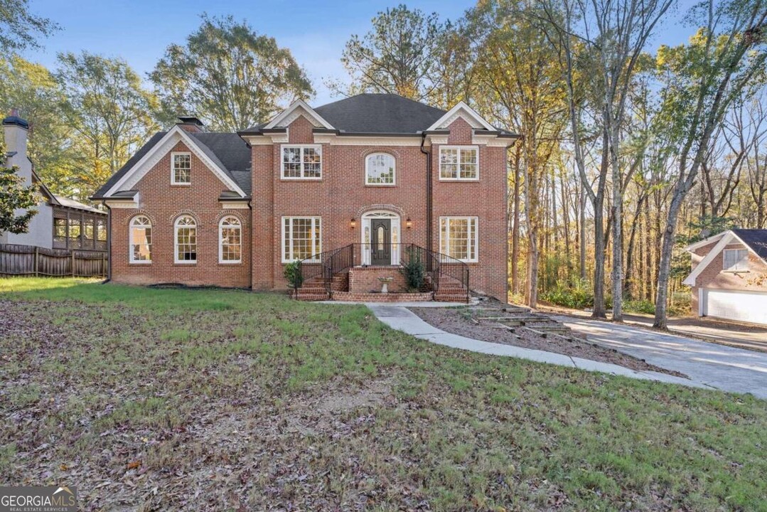 2120 Skyland Cove Ln SW in Snellville, GA - Foto de edificio