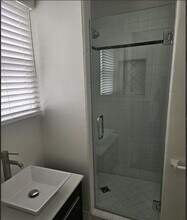 8561 Holloway Dr in West Hollywood, CA - Building Photo - Building Photo