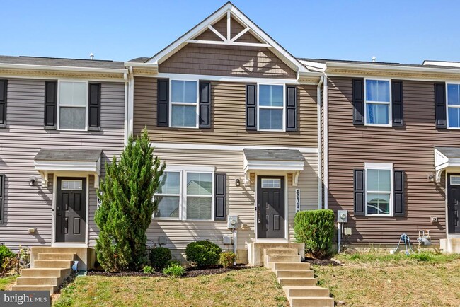 property at 46310 Creeping Primrose Ln
