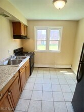 137 Shields Rd in Youngstown, OH - Building Photo - Building Photo