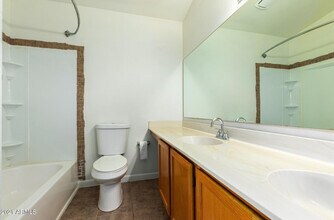 9443 S 44th St in Phoenix, AZ - Building Photo - Building Photo