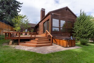 536 NW Harmon Blvd in Bend, OR - Building Photo