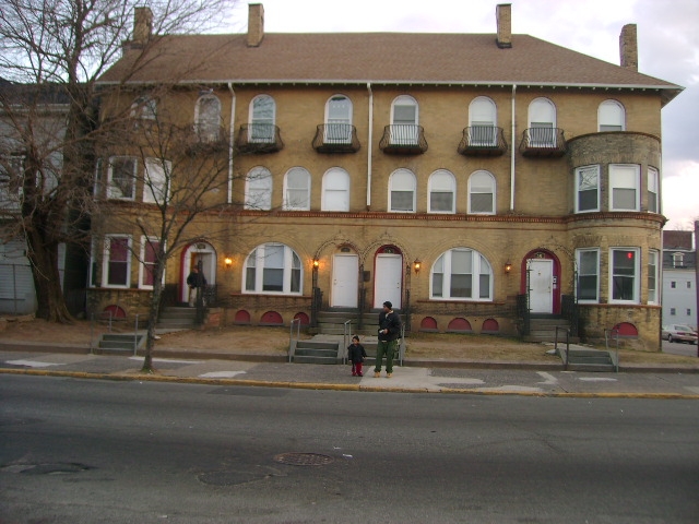 302-308 Broadway in Paterson, NJ - Building Photo