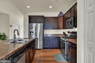 1728 Fairbank Ln in Mechanicsburg, PA - Building Photo - Building Photo