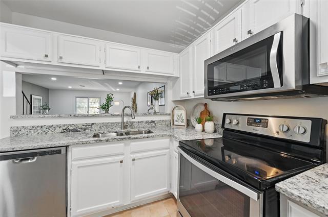 19 Abbey Rd in Euless, TX - Building Photo - Building Photo