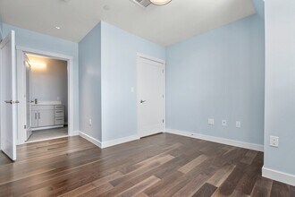 142 Babcock St, Unit 414 in Brookline, MA - Foto de edificio - Building Photo
