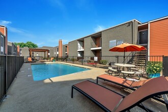 Agave Villas in Irving, TX - Building Photo - Building Photo
