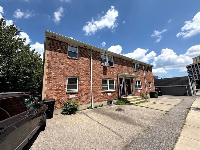 property at 17 Aldrich Rd