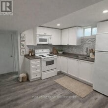 13 Macoomb Dr in Welland, ON - Building Photo - Building Photo