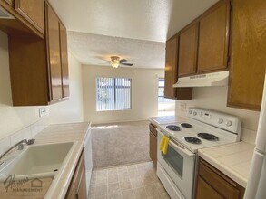 450 W Vermont Ave in Escondido, CA - Building Photo - Building Photo
