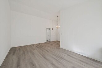 333 Rexford Dr in Beverly Hills, CA - Building Photo - Building Photo