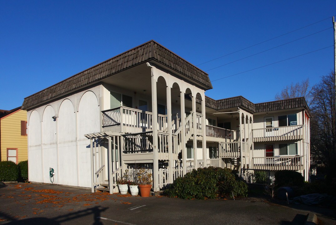 Villa Dene Apartments in Tacoma, WA - Building Photo