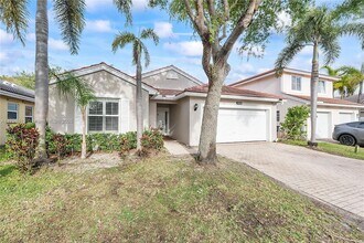 4945 SW 34th Terrace in Fort Lauderdale, FL - Building Photo - Building Photo