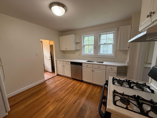 42 Madison St, Unit 1 in Somerville, MA - Building Photo - Building Photo