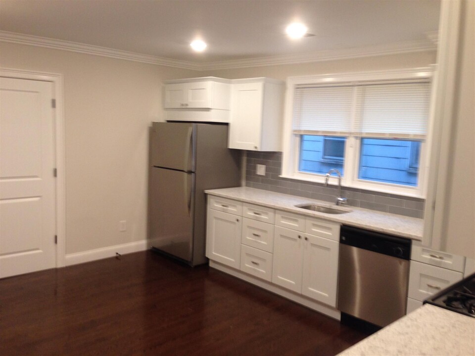 88 Gilman St, Unit 2 in Somerville, MA - Foto de edificio