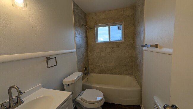 1025 E Wallace St in Shawnee, OK - Building Photo - Building Photo