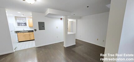 31 Queensberry St, Unit B in Boston, MA - Foto de edificio - Building Photo
