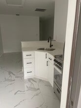 6097 Rodman St in Hollywood, FL - Building Photo - Building Photo