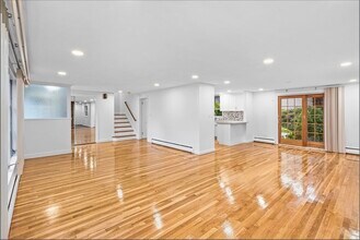 253 Linden St in Waltham, MA - Building Photo - Building Photo