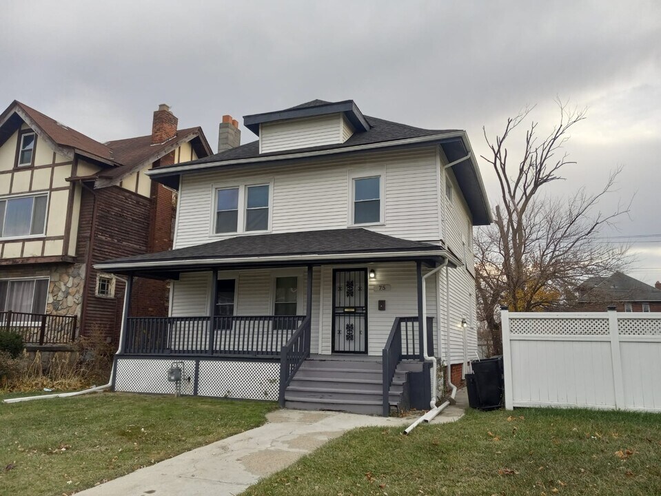 75 Waverly St in Highland Park, MI - Building Photo