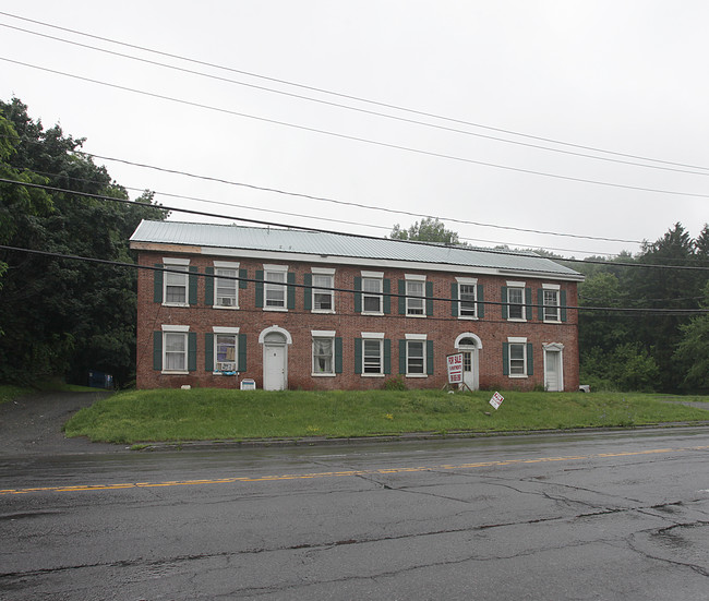 1628 Columbia Tpke in Castleton, NY - Building Photo - Building Photo