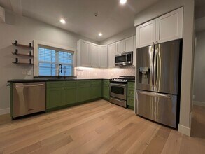 414 Malden Ave E in Seattle, WA - Building Photo - Building Photo