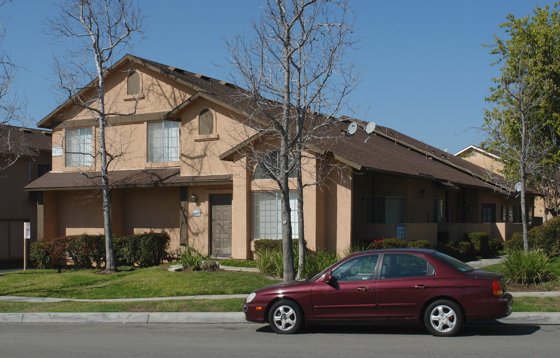 2381 Maryhelen St in Corona, CA - Building Photo