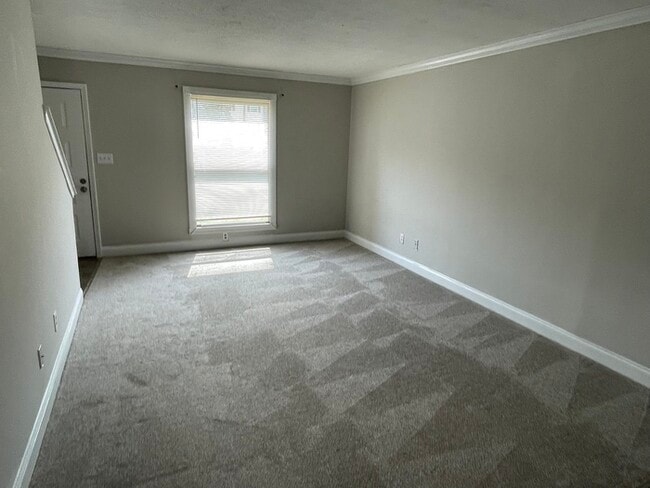 7906 Oak Meadow Ct in Charlotte, NC - Building Photo - Building Photo