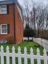 14835 Anderson Ct in Woodbridge, VA - Foto de edificio - Building Photo