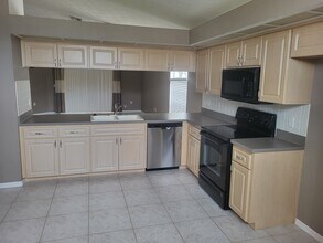 7916 Floradora Dr in New Port Richey, FL - Foto de edificio - Building Photo