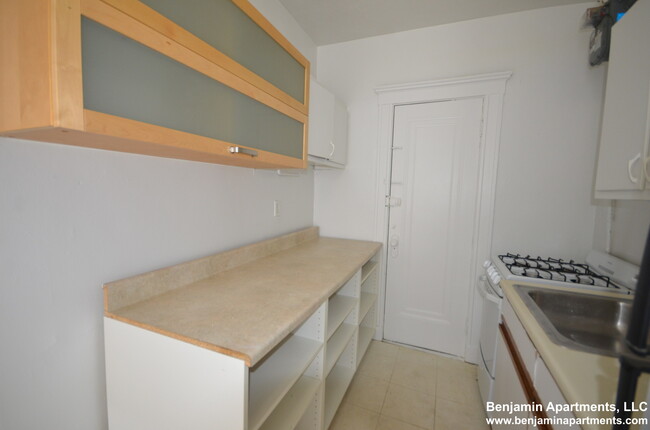 90 Brainerd Rd, Unit 5 in Boston, MA - Building Photo - Building Photo
