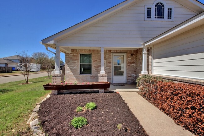 218 Katy B Ln in Bastrop, TX - Building Photo - Building Photo