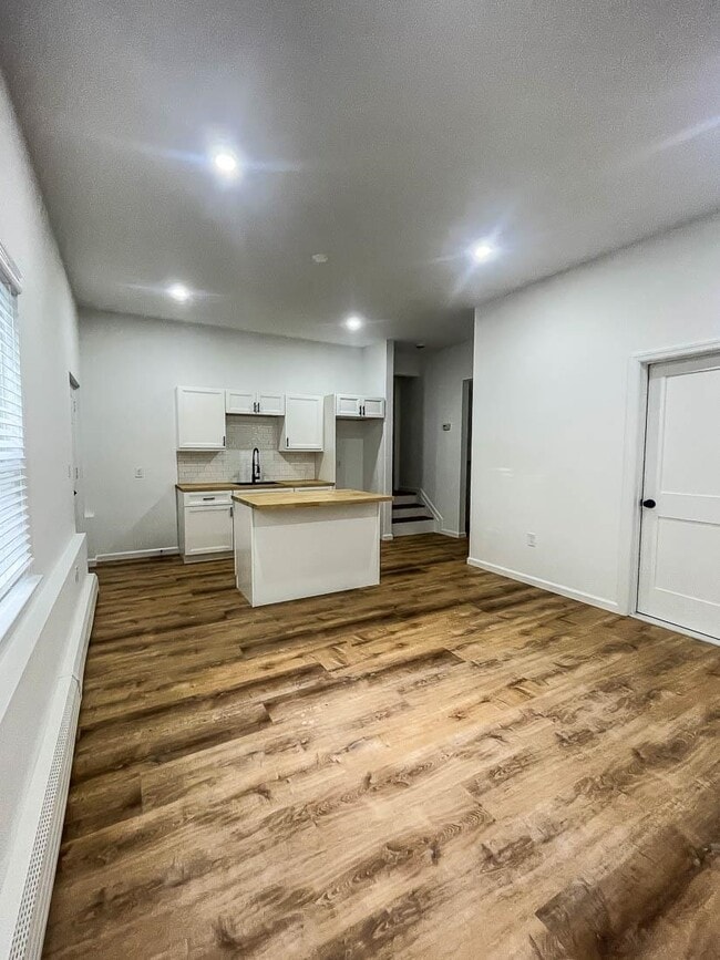 21 Floyd St in Jersey City, NJ - Building Photo - Building Photo