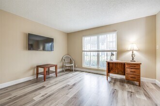 11002 Hammerly Blvd in Houston, TX - Building Photo - Building Photo