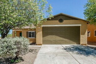 8448 W Green Kingfisher Ln in Tucson, AZ - Building Photo