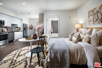 1101 N Main St in Los Angeles, CA - Foto de edificio - Building Photo