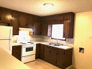 1915 Beaumont St in Jacksonville, TX - Building Photo - Building Photo