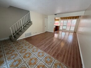 1134 W Huntington Dr in Arcadia, CA - Foto de edificio - Building Photo