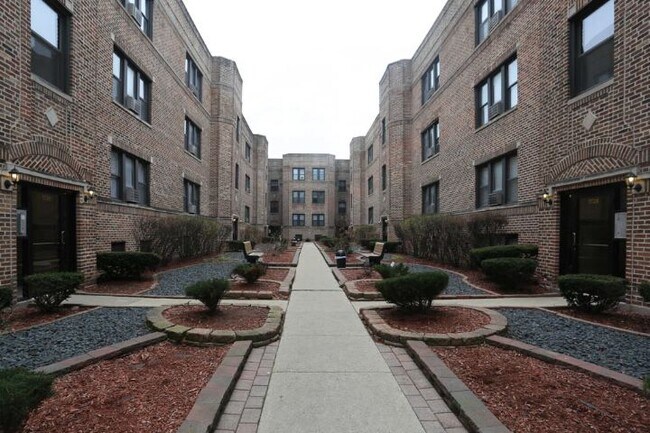 property at 3728 N Pine Grove Ave