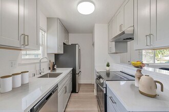 34818 Starling Dr in Union City, CA - Building Photo - Building Photo