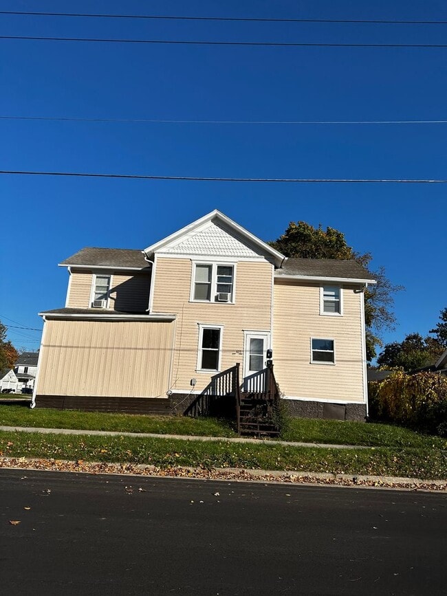 603 Lincoln St in Janesville, WI - Building Photo - Building Photo