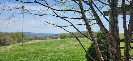 408 Kintner Rd in Kintnersville, PA - Building Photo - Building Photo