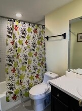 21 Linden St in Quincy, MA - Building Photo - Building Photo