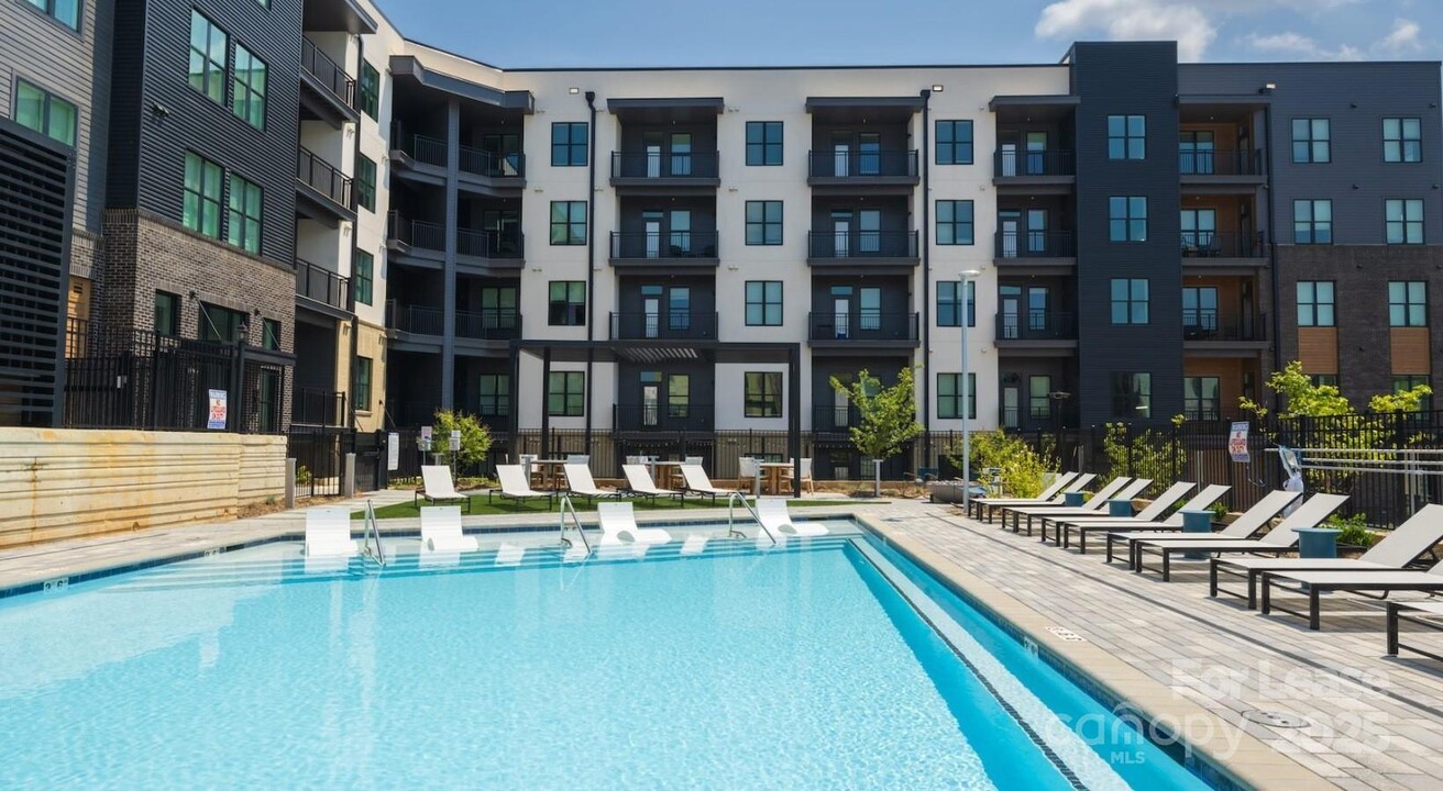 2314 Berryhill Rd in Charlotte, NC - Building Photo