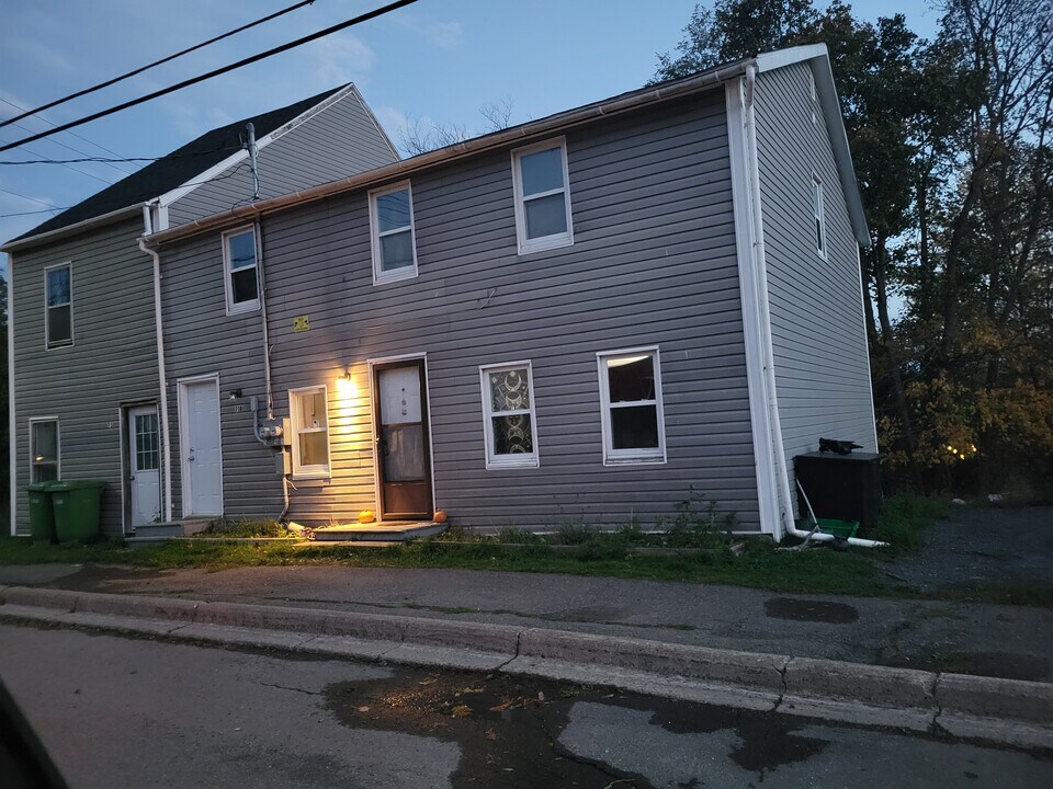 71 St Andrews St in Pictou, NS - Building Photo