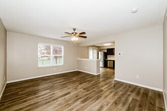 11205 Funny Cide Dr in Noblesville, IN - Foto de edificio - Building Photo