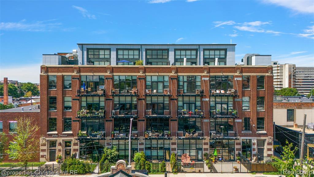 444 W Willis St in Detroit, MI - Building Photo