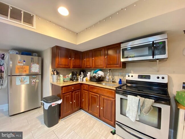 1618 Fontain St in Philadelphia, PA - Building Photo - Building Photo