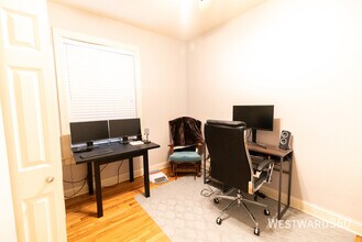 907 W Cornelia Ave in Chicago, IL - Building Photo - Building Photo